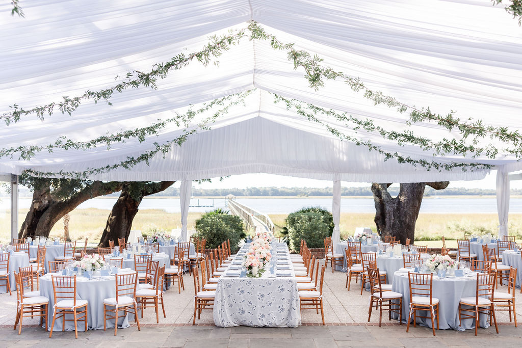 Whitten Lowndes Grove Wedding 454 buttercup events natasha cole photog tuscan king james charlotte silver rim bb natural ballroom clear with liner
