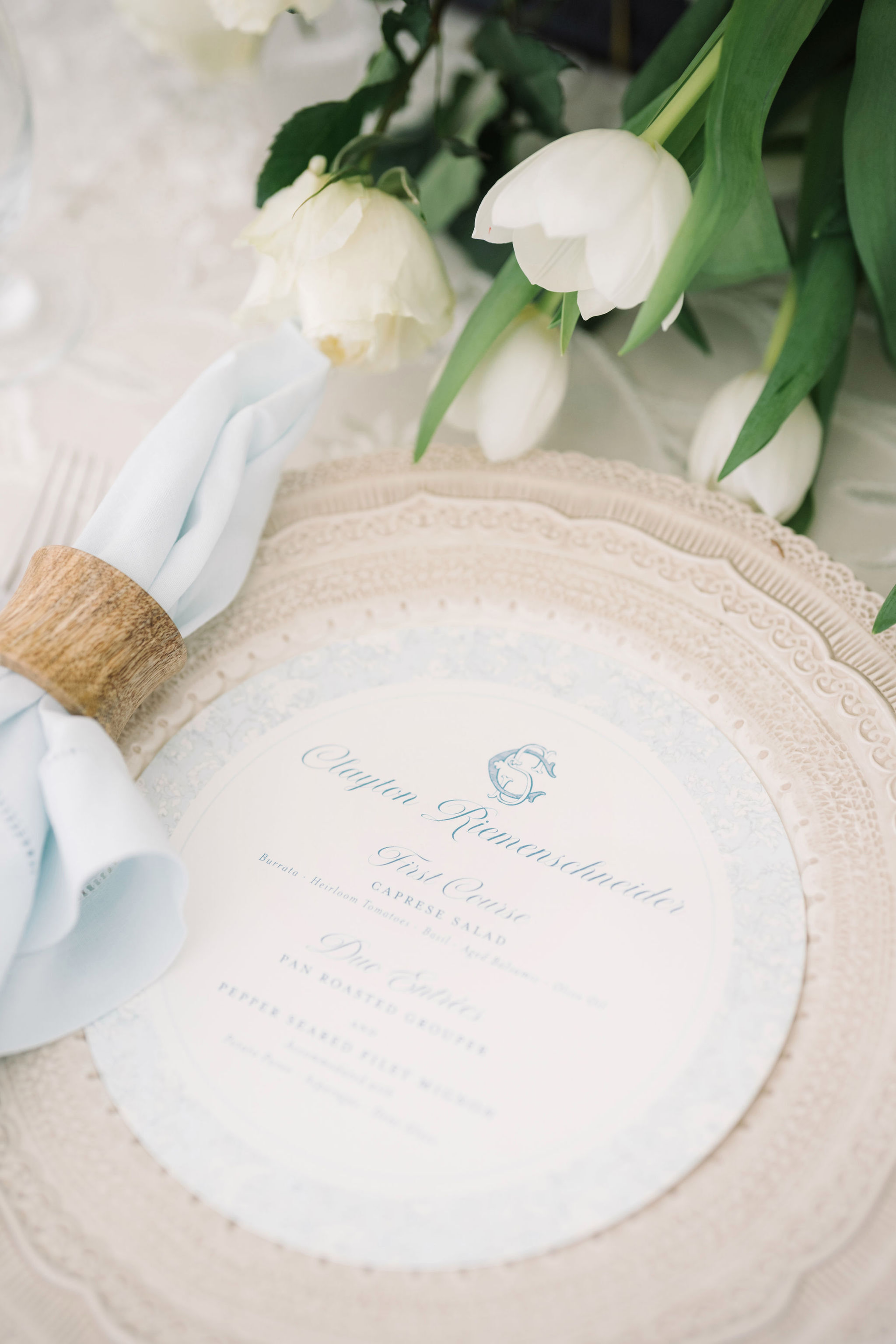 Sabrinaand Clay 527 aaron and jillian photog anderson ocean course cream lace