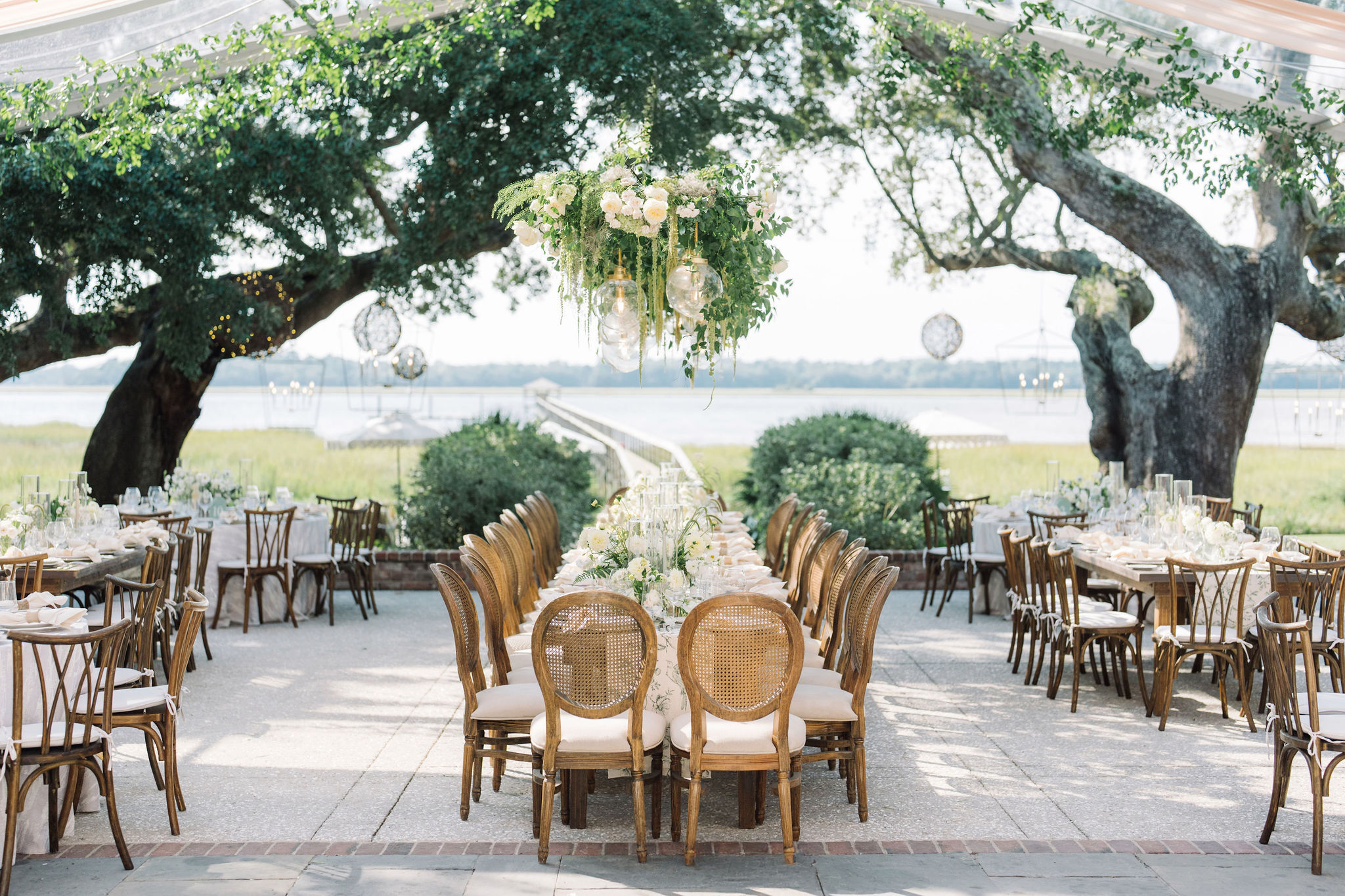 Leigh Davin Lowndes Grove Wedding 450 ANDERSON aaron and jillian photog willow cane back antique tables open gable