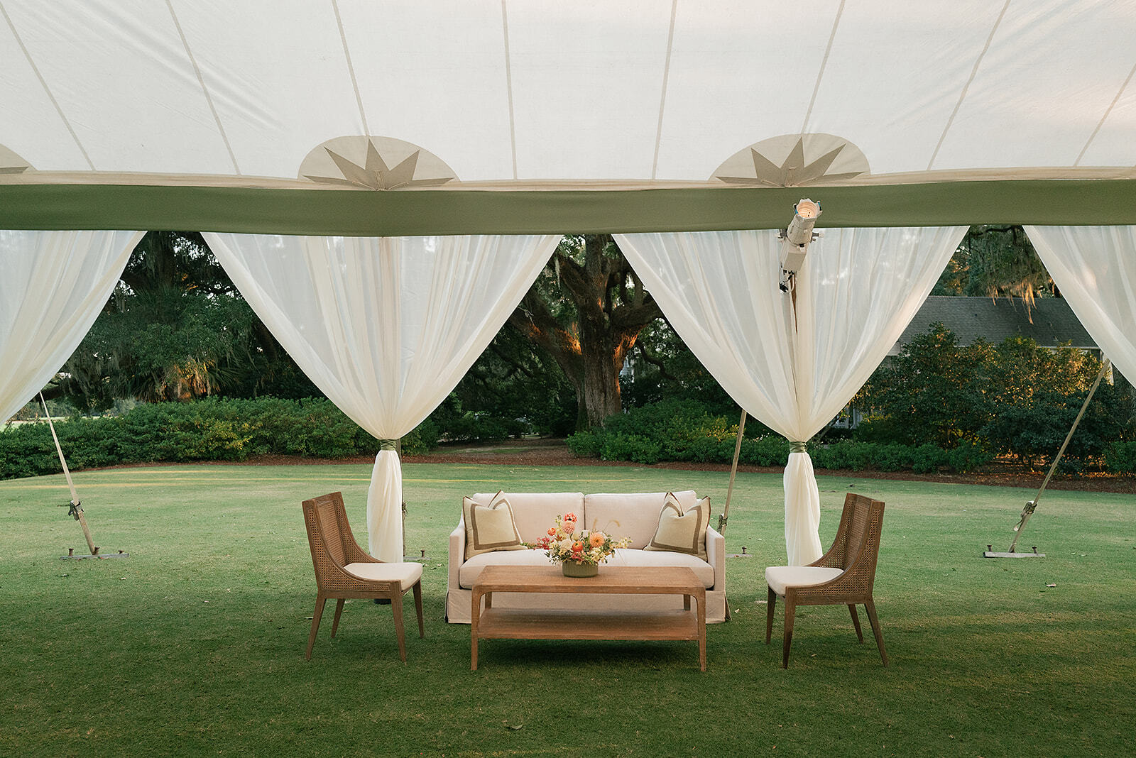 Shannanand Michael Reception 1 Details 77 websize yeamans ellis events meghan baskin 60x110 sail vivian reese bennett