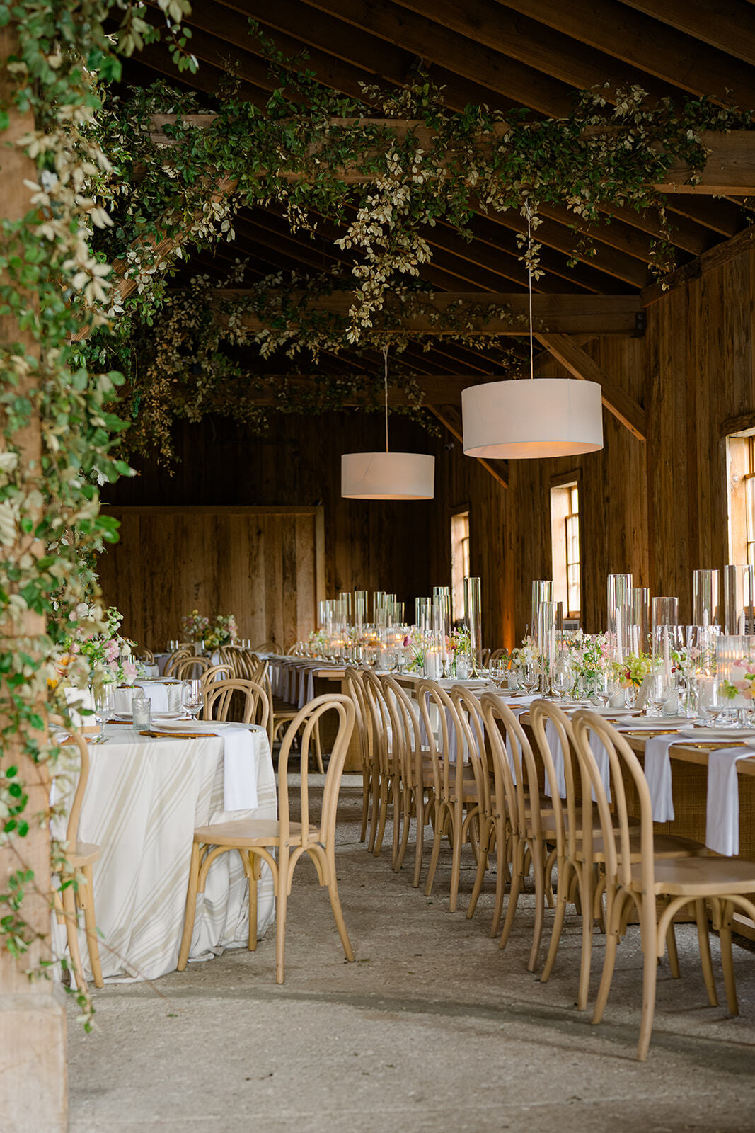 BT wedding kailee dimeglio photography 693 boone hall martha plates honey rattan arezzo pure blonde bentwood