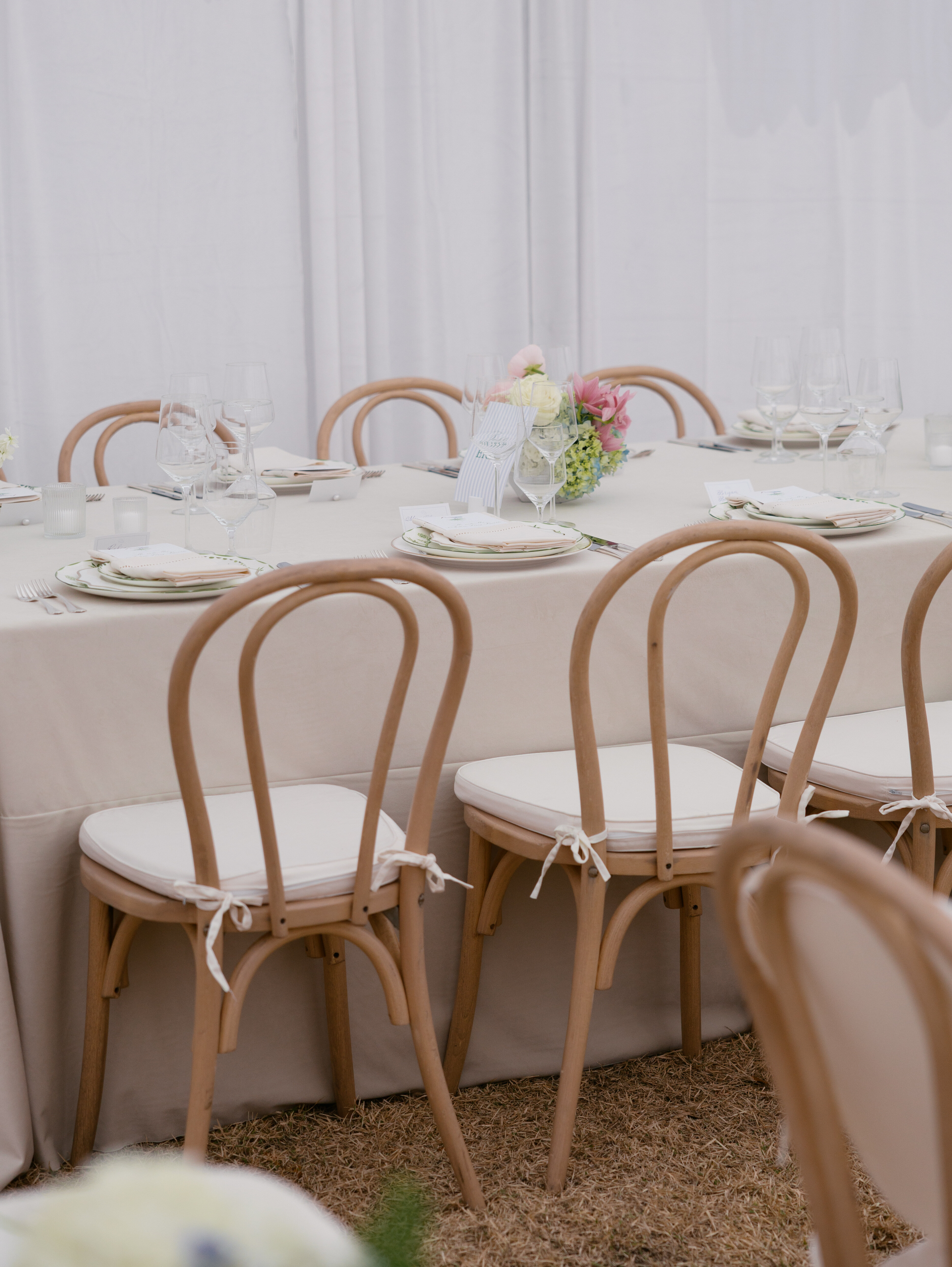 Charleston Wedding Day Darby Bobo Photo 0114 1 soeur events admirals house quarters h and i 60x120 sail blonde bentwood palm duchess king james pure
