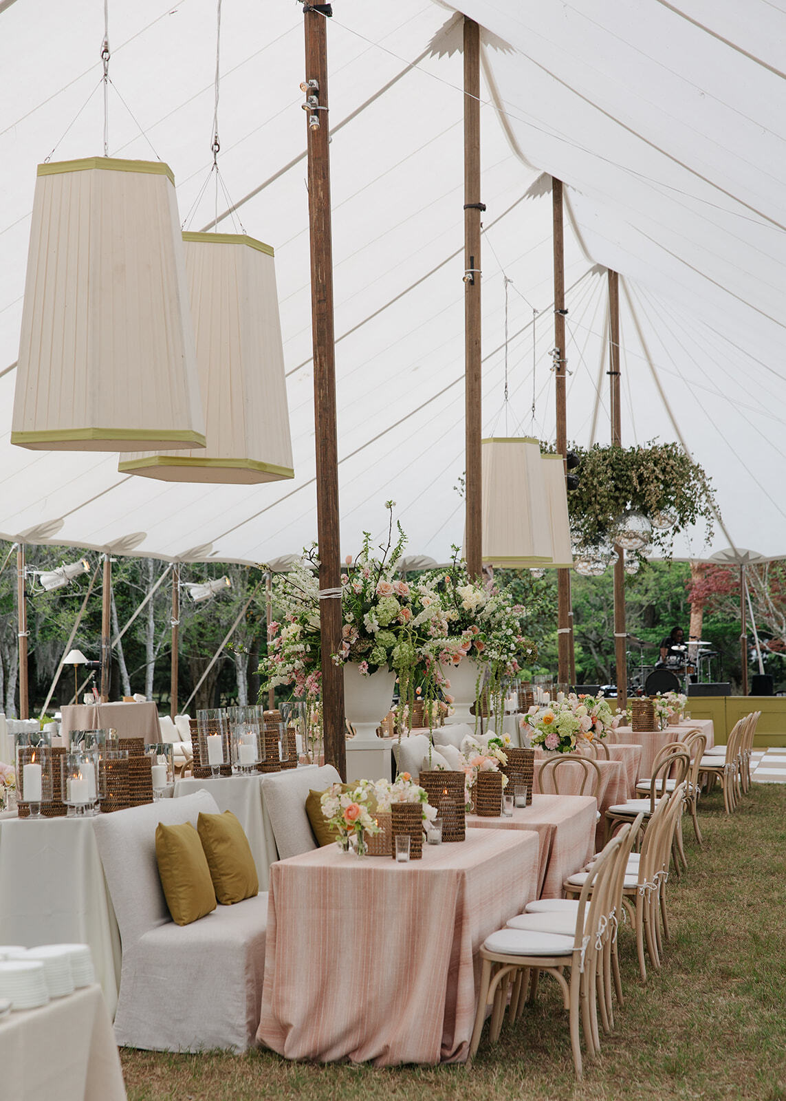 M Mc Bride Mudd Wedding 1002 websize ellis events private home 44x123 blonde bentwood jeans