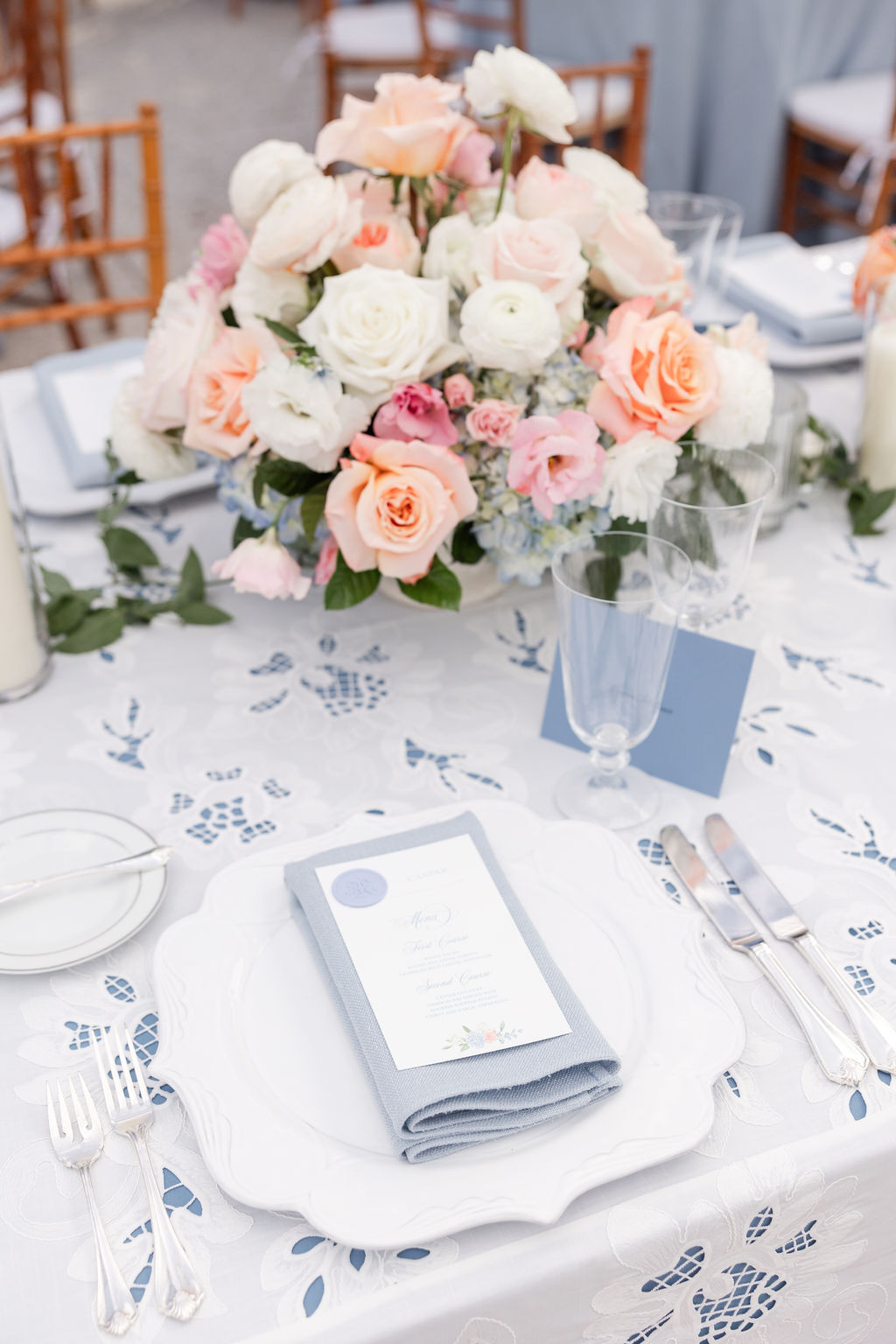 Whitten Lowndes Grove Wedding 458 buttercup events natasha cole photog tuscan king james charlotte silver rim bb
