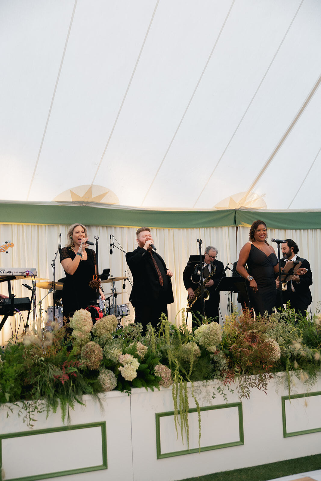 Shannanand Michael Reception 2 Party 13 websize yeamans ellis events meghan baskin 60x110 sail custom surround