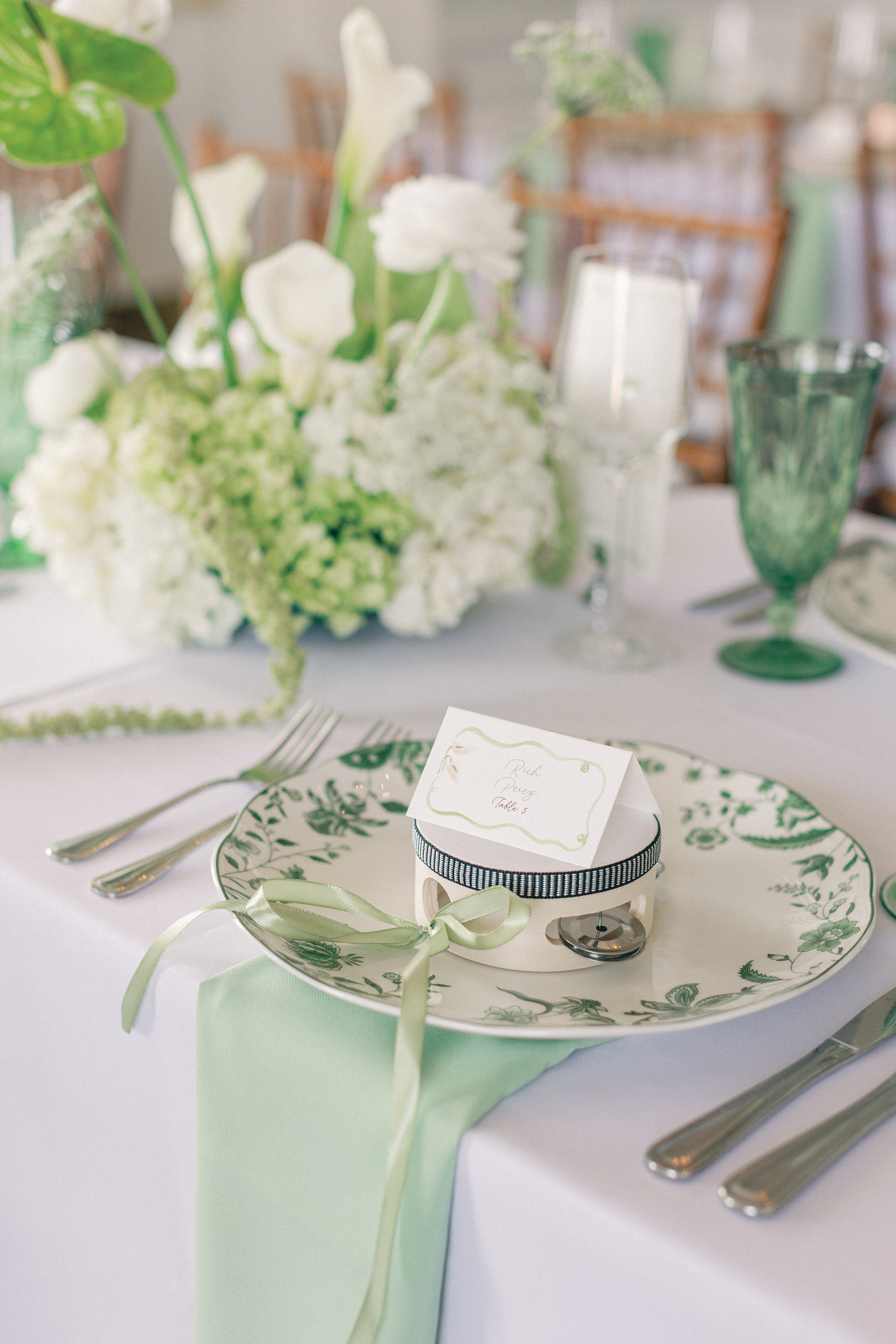 Ava kyle gadsden house wedding hayley moore photography 92 peper green crystal honey ballroom eden
