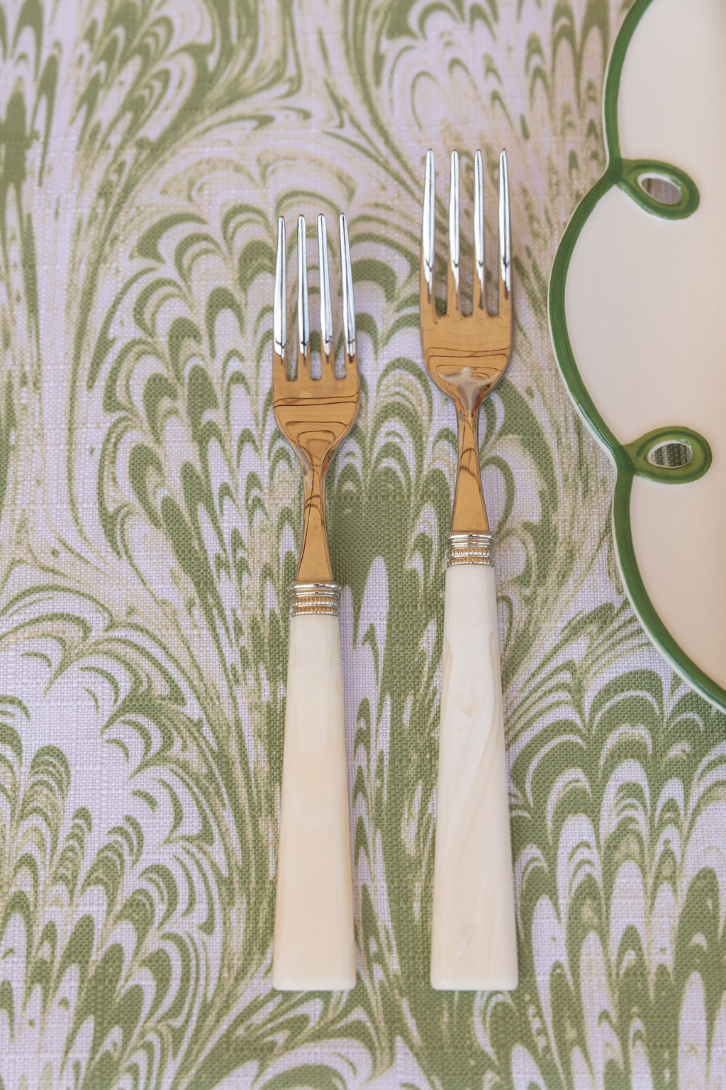 Kelli Boyd Photography2375 haley kelly sea island horn flatware pure glassware