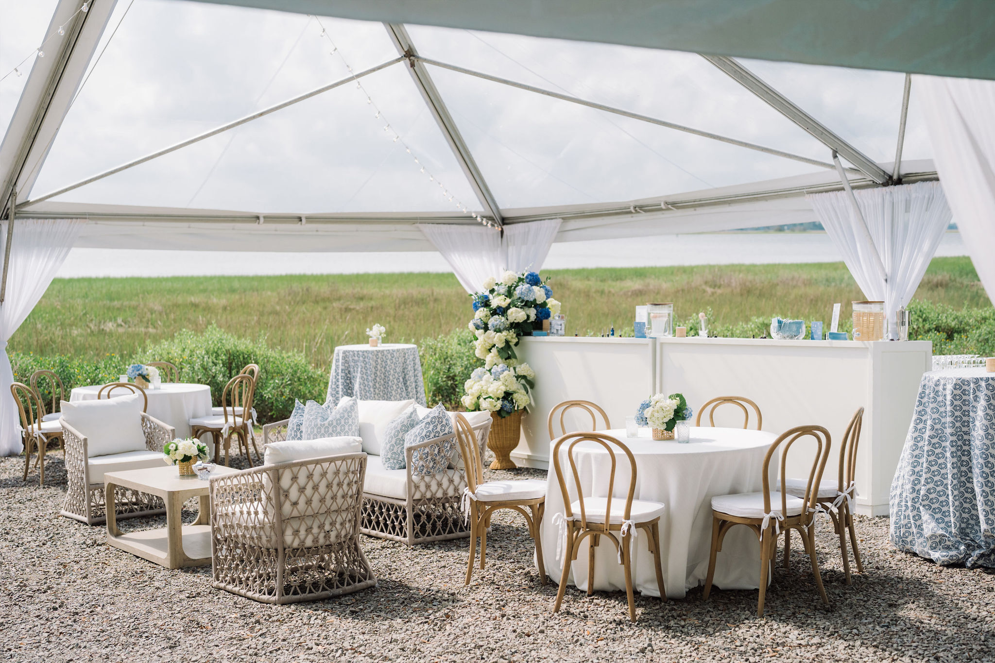 Tori Taylor Lowndes Grove Wedding 625 aaron and jillian photog parte events blond bentwood clear top glass walls harlow