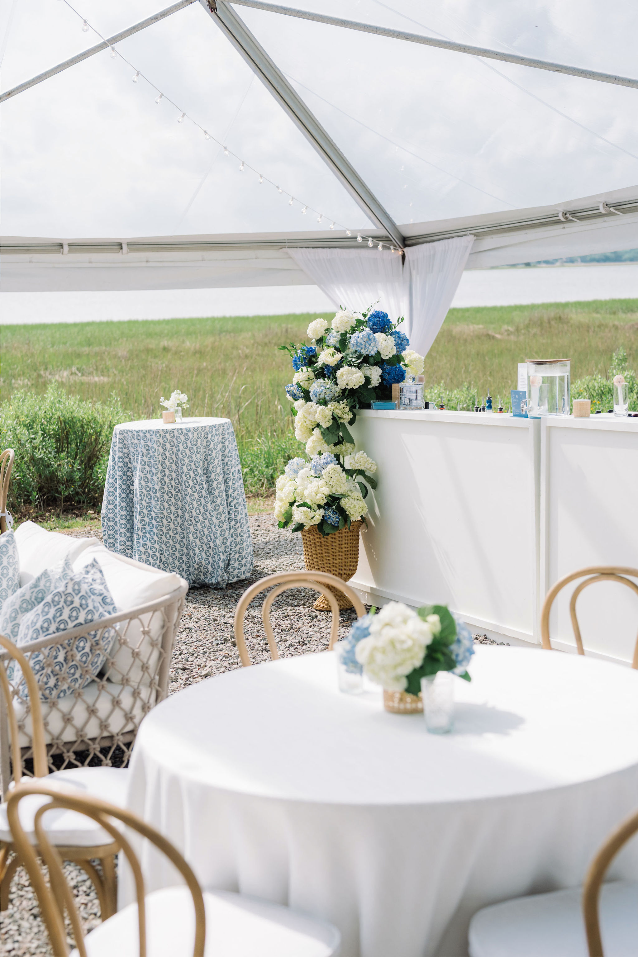 Tori Taylor Lowndes Grove Wedding 635 aaron and jillian photog parte events blond bentwood clear top glass walls harlow
