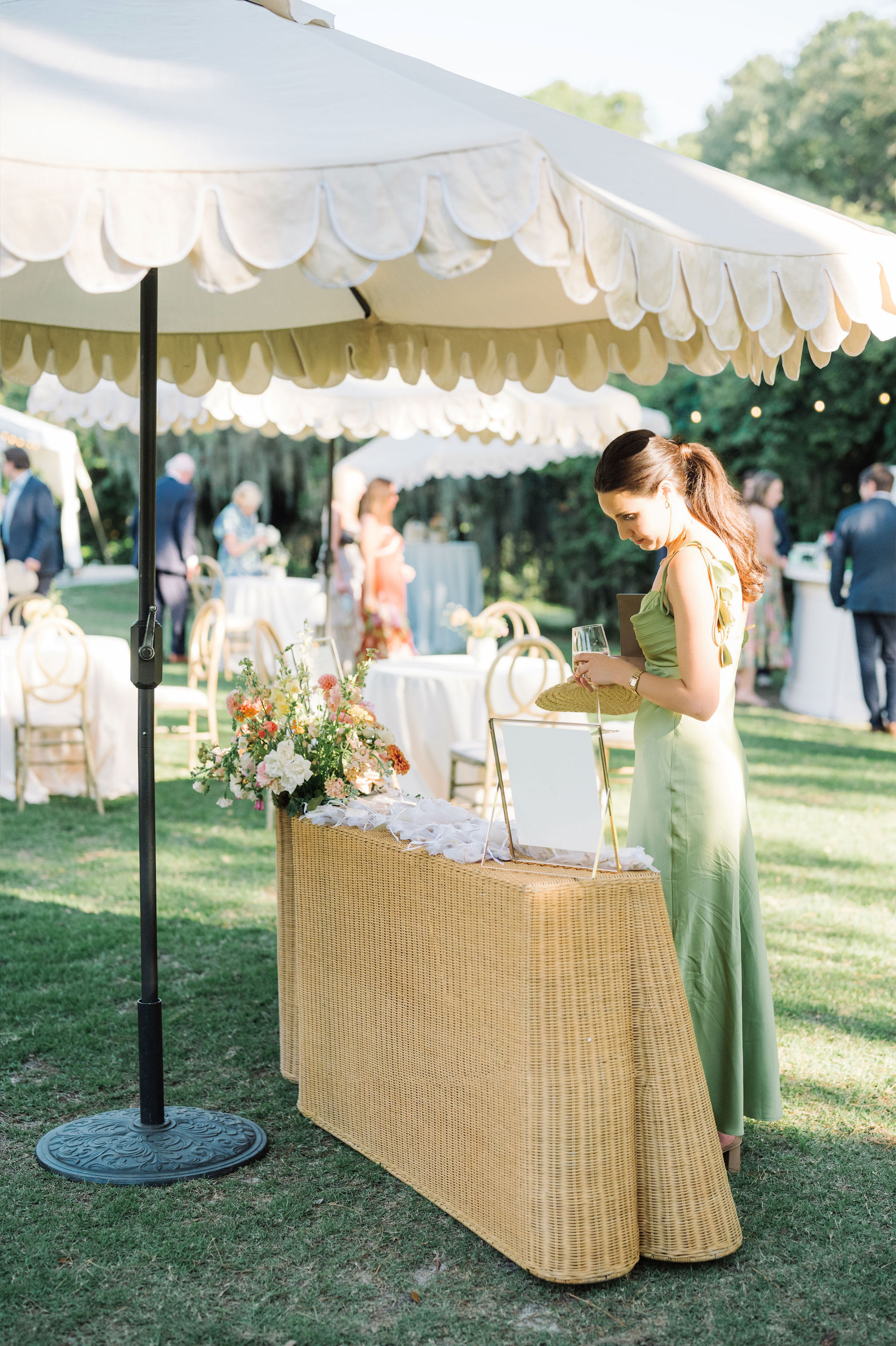 Abby Conner Wedding 715 aaronandjillian photog carolina occassions legare cabo console