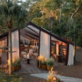 271 A0654 websize danielcolvinphotography haley kelly private home 40x135 clear gable plank