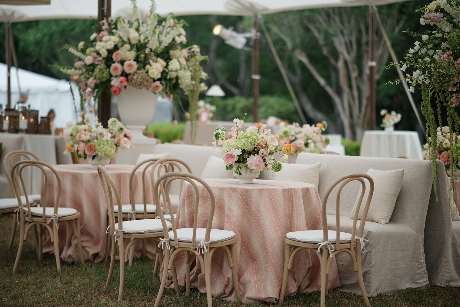 M Mc Bride Mudd Wedding 1028 websize ellis events private home 44x123 blonde bentwood jeans